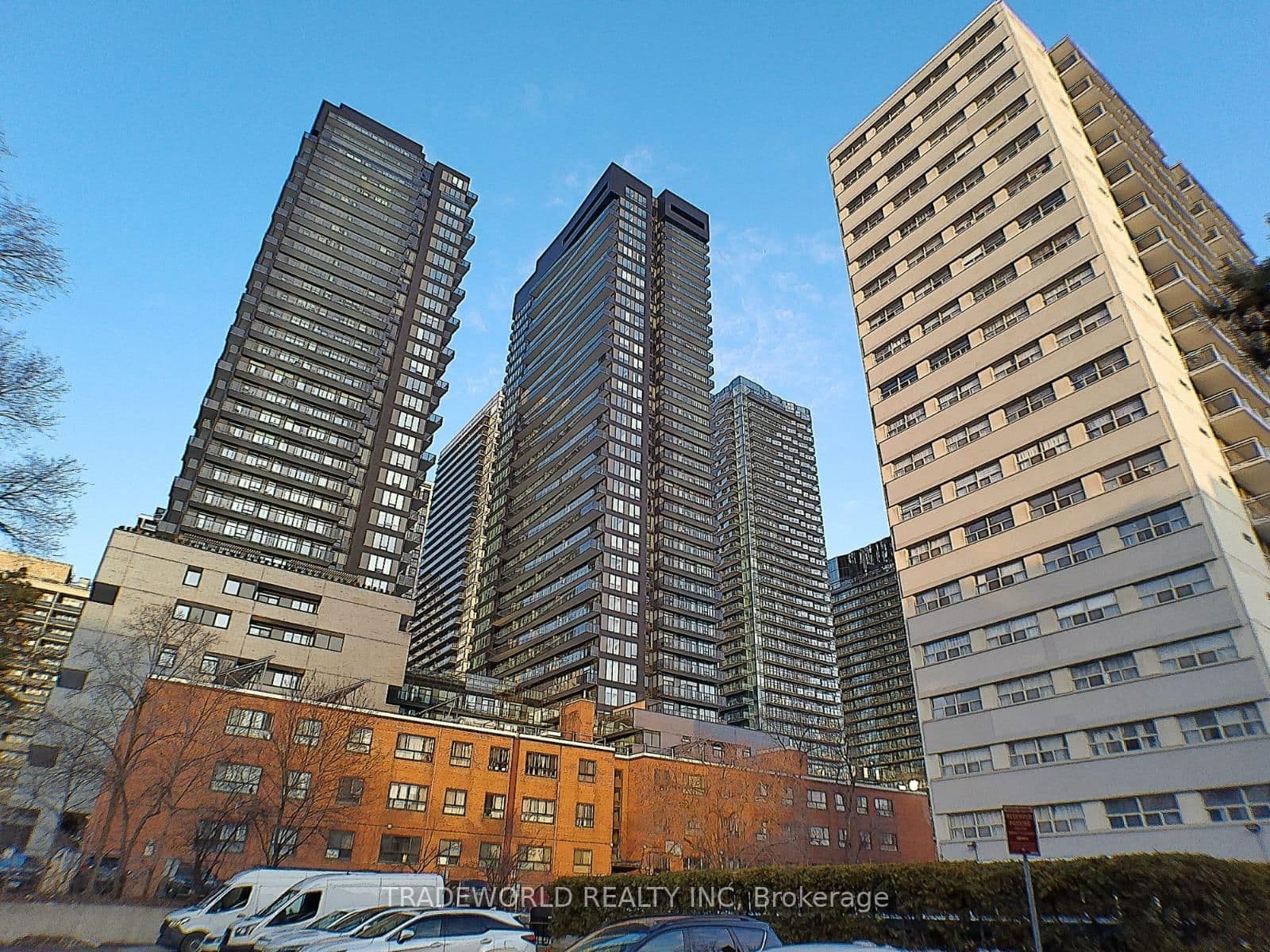 110 Broadway Avenue, Unit 2908S