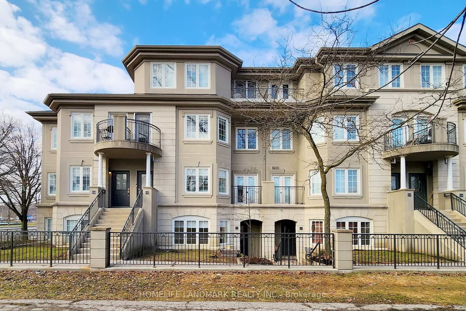 108 Finch Avenue W, Unit C17