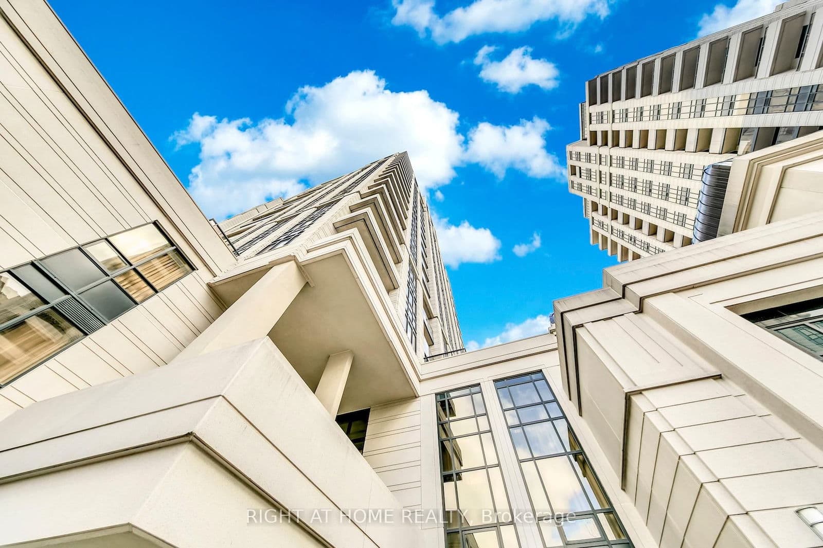 #1618 - 100 Harrison Garden Boulevard