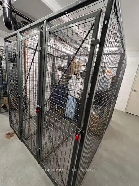 #Lockers (2) - 37 Grosvenor Street