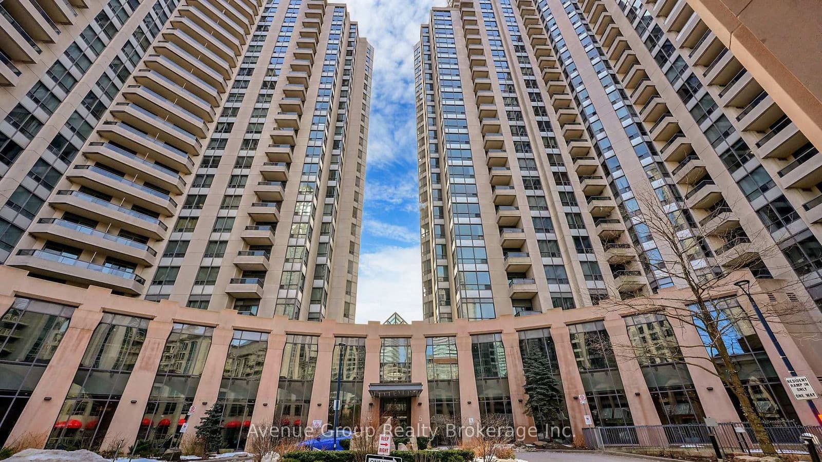 #1929 - 15 Northtown Way