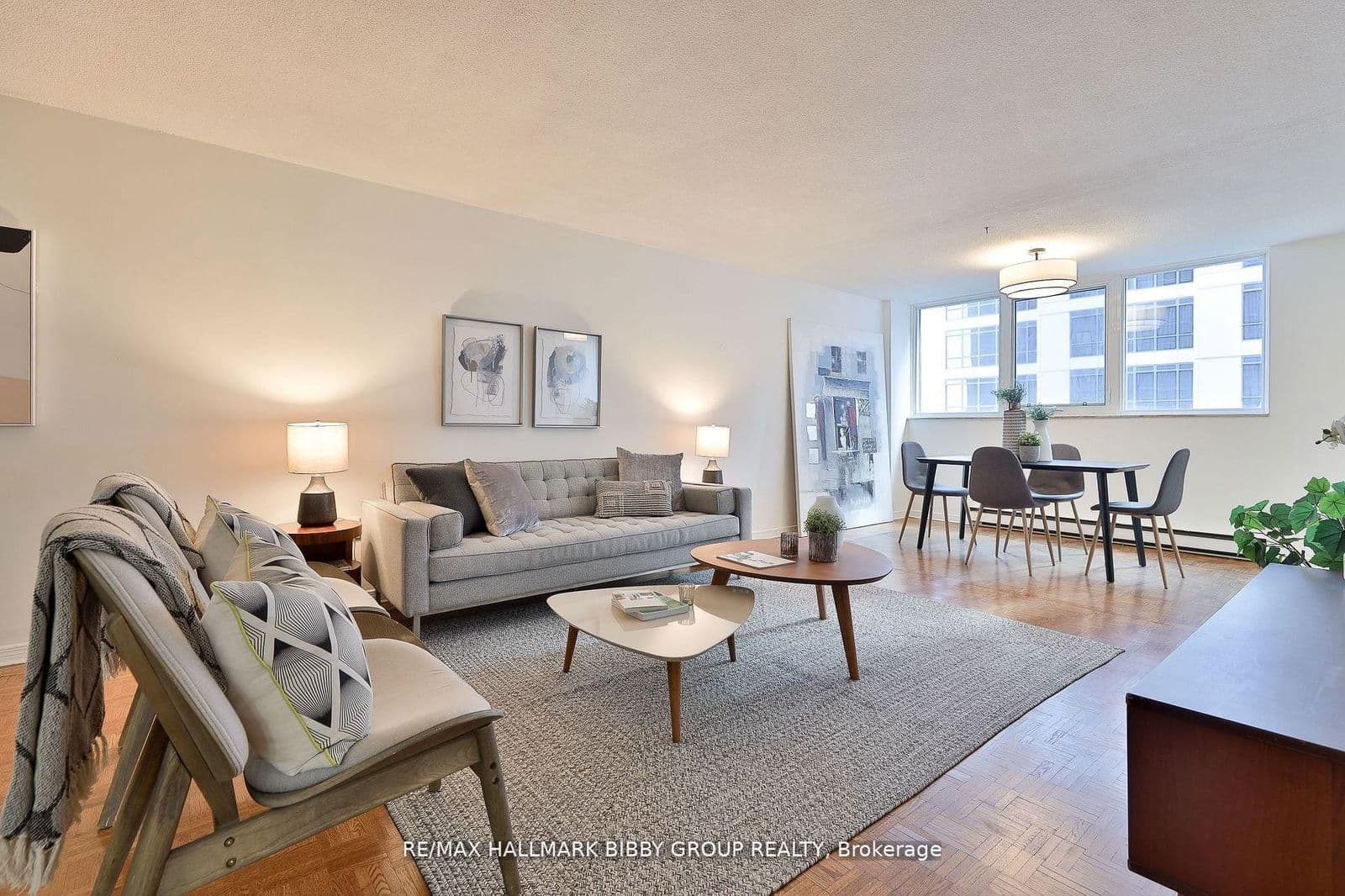 #1007 - 360 Bloor Street E