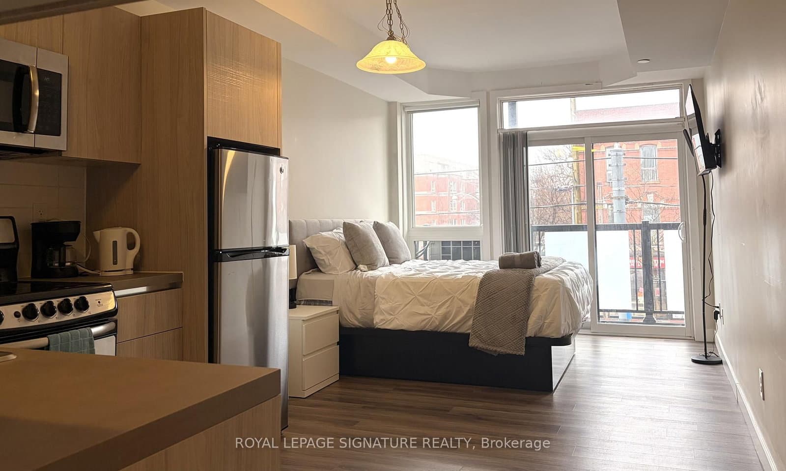 335 College Street, Unit 201