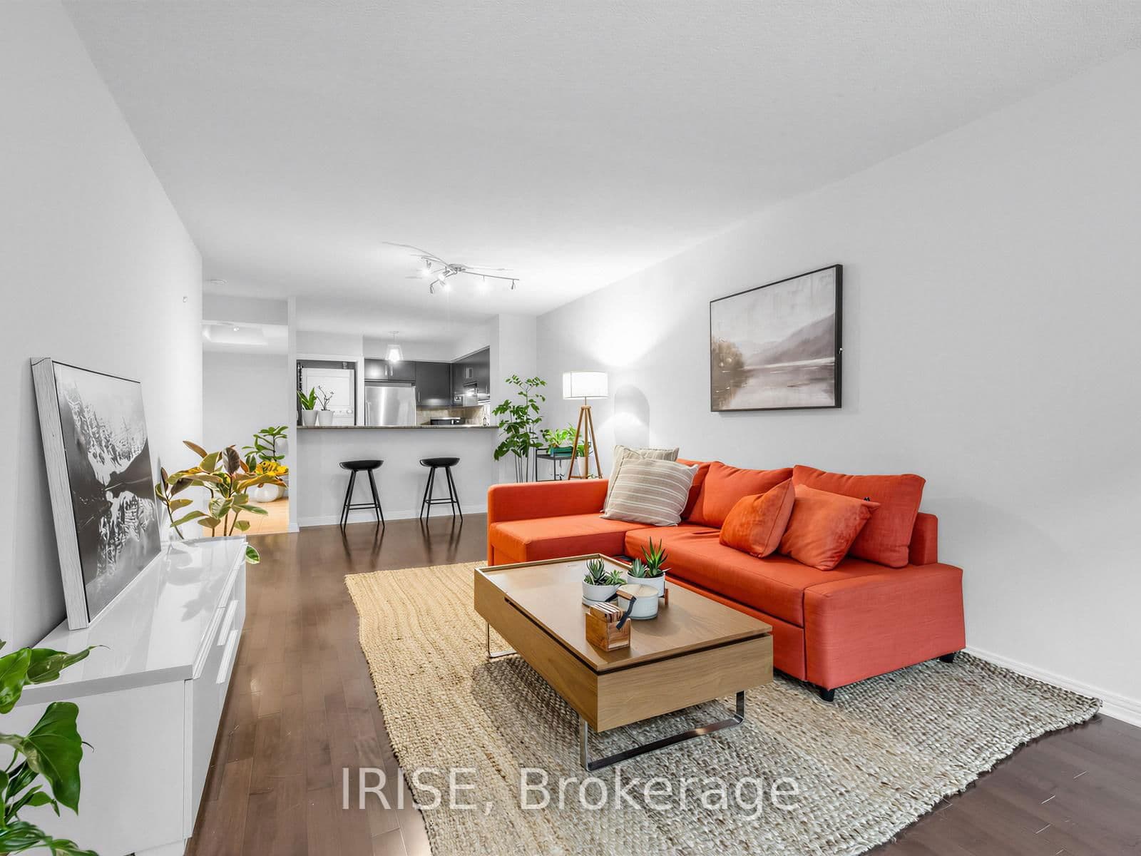 #224 - 942 Yonge Street