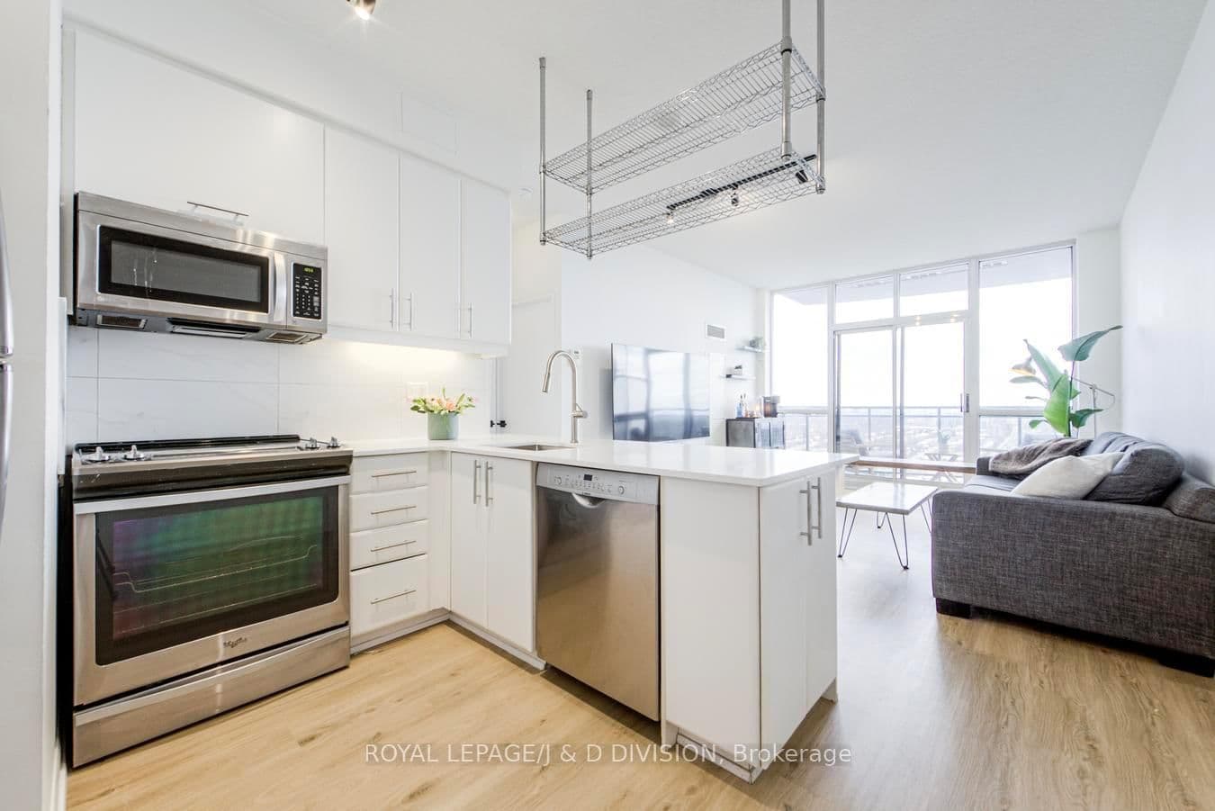 #3100 - 33 Sheppard Avenue E
