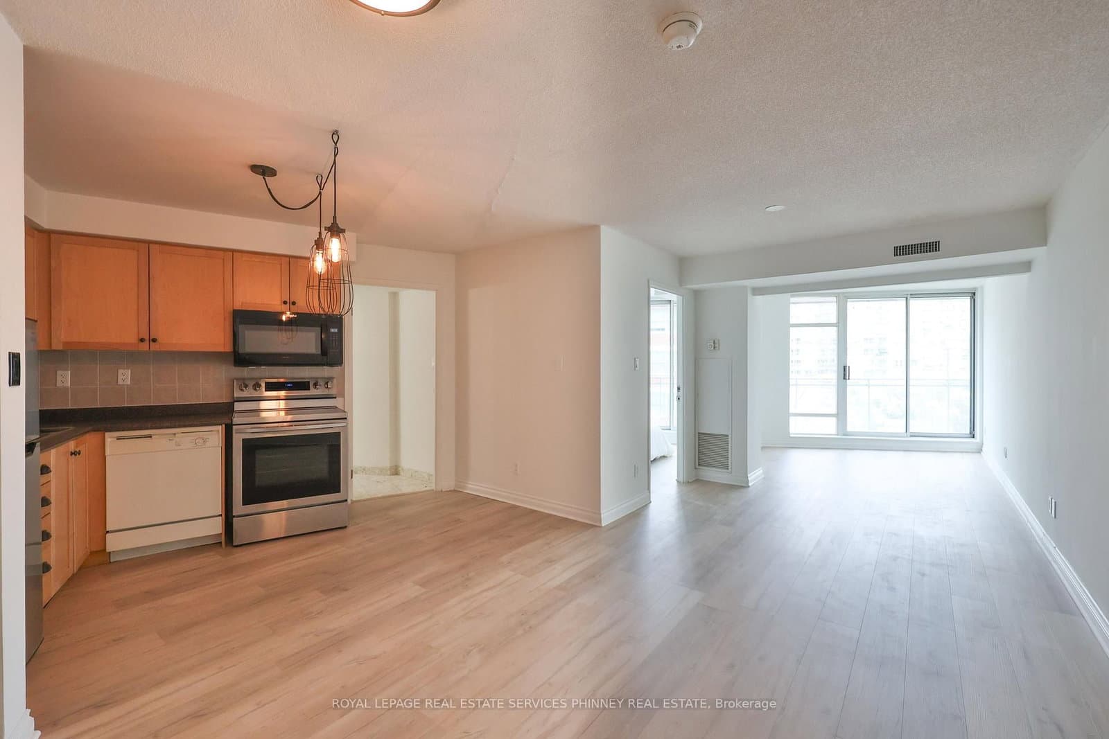 #302 - 650 Queens Quay W