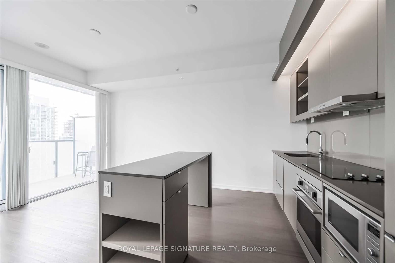 #2007 - 101 Peter Street