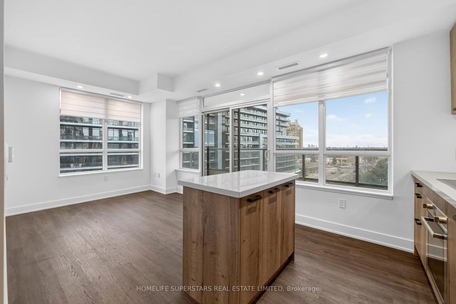 #707 - 2 Teagarden Court