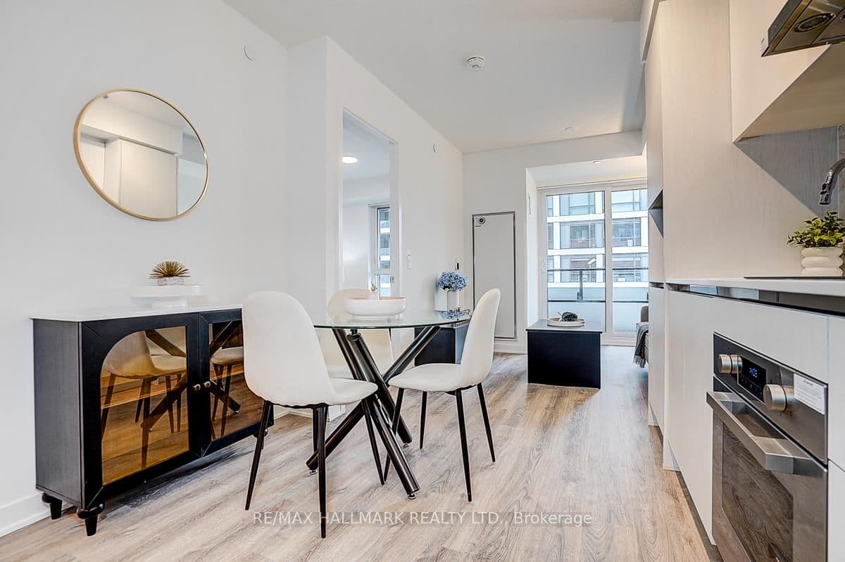 180 Front Street E, Unit 912