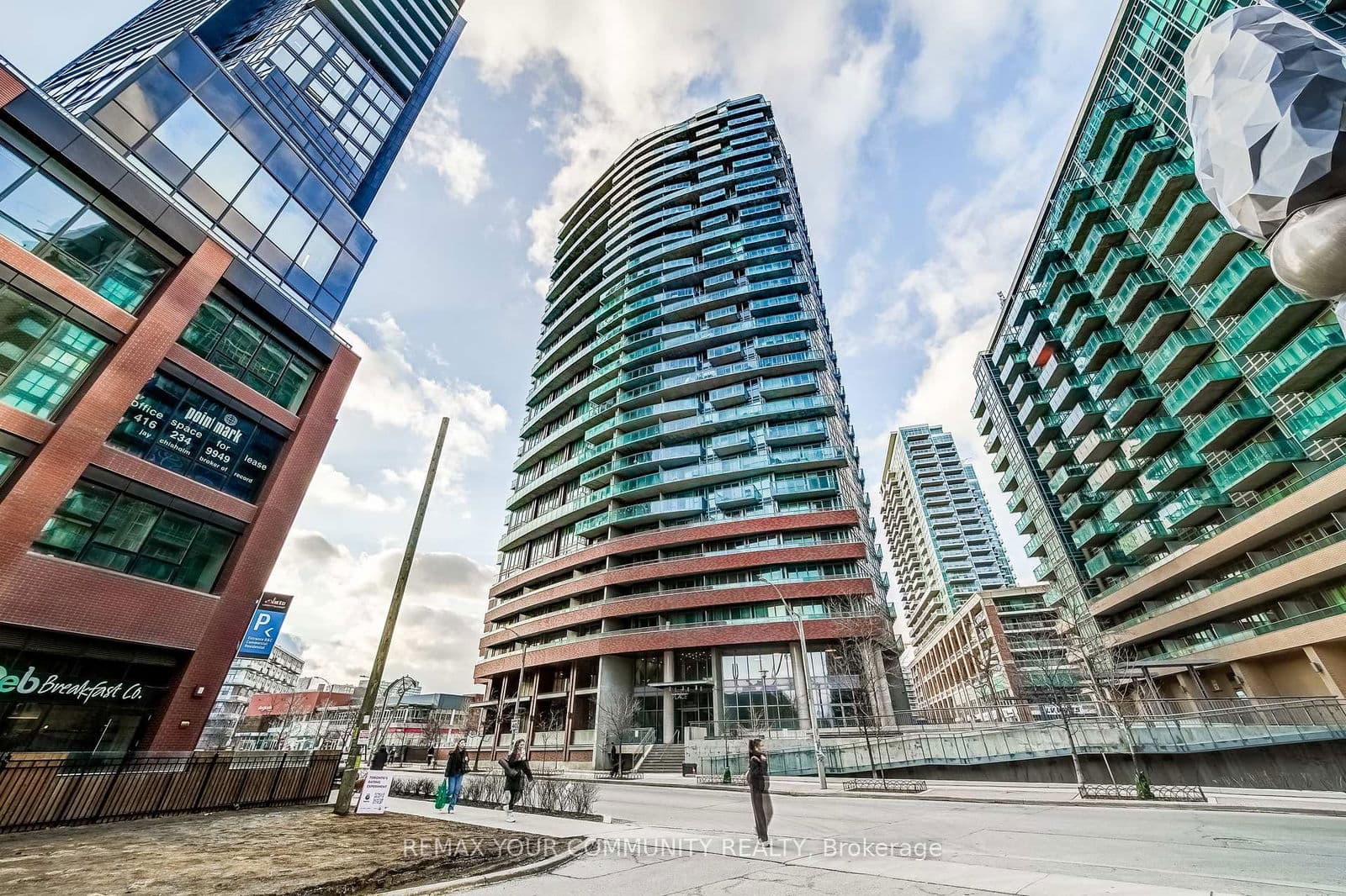 #PH2 - 150 East Liberty Street