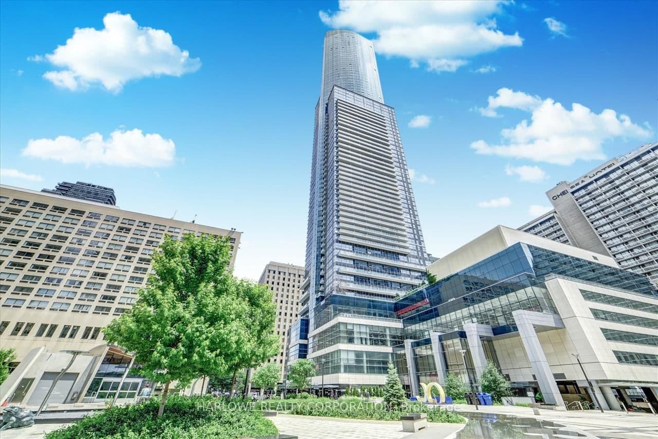 #824 - 386 Yonge Street