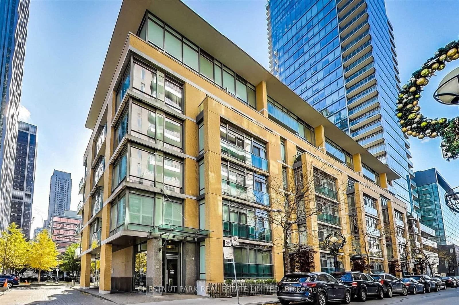 21 Scollard Street, Unit 401