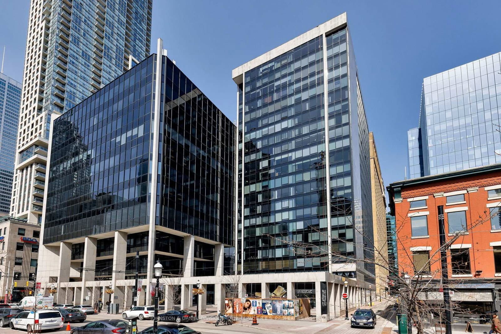 #901 - 30 WELLINGTON Street E