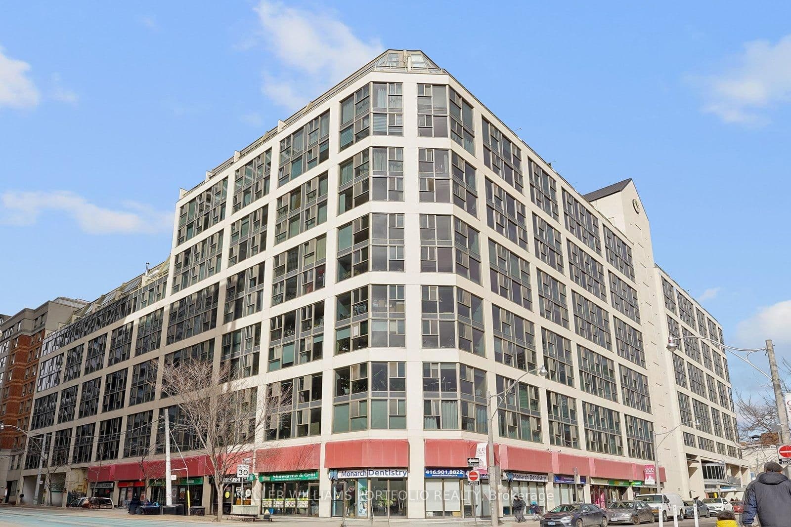 #530 - 222 The Esplanade