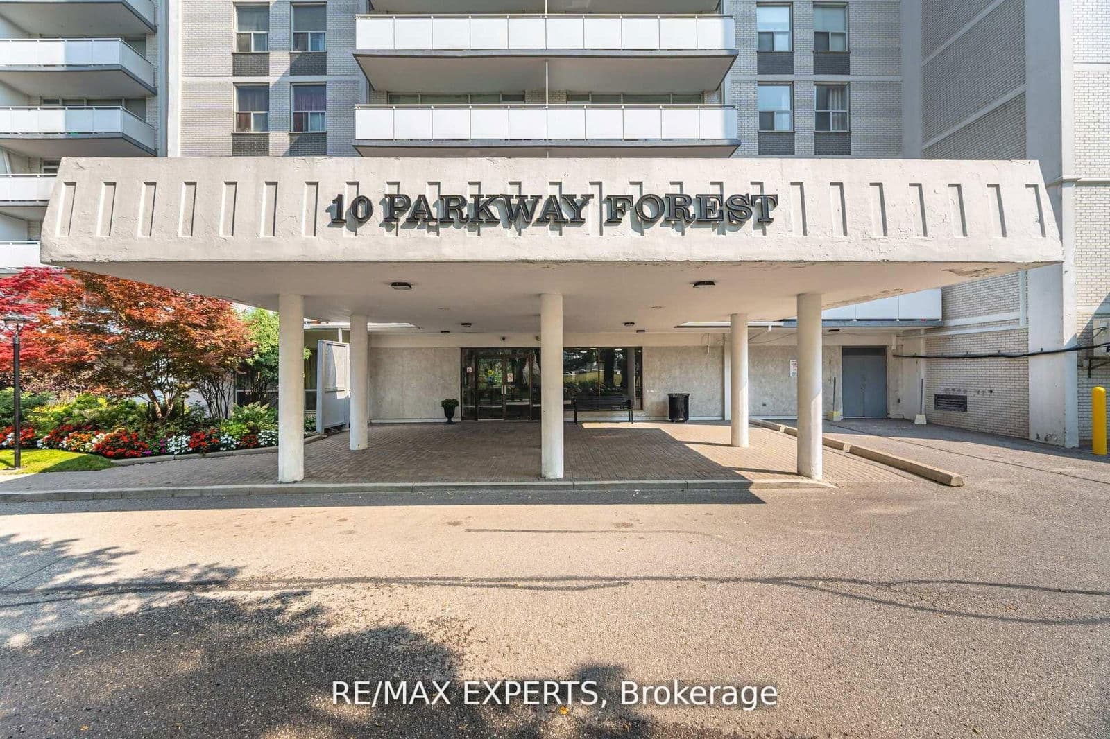 #306 - 10 Parkway Forest Drive