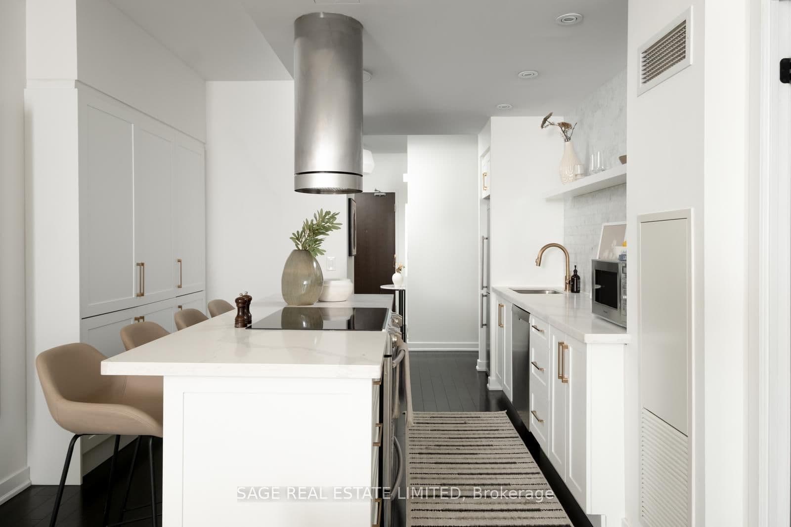 #728 - 38 Dan Leckie Way