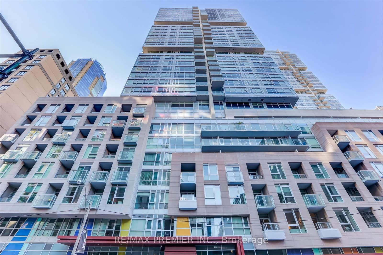 #403 - 199 Richmond Street W