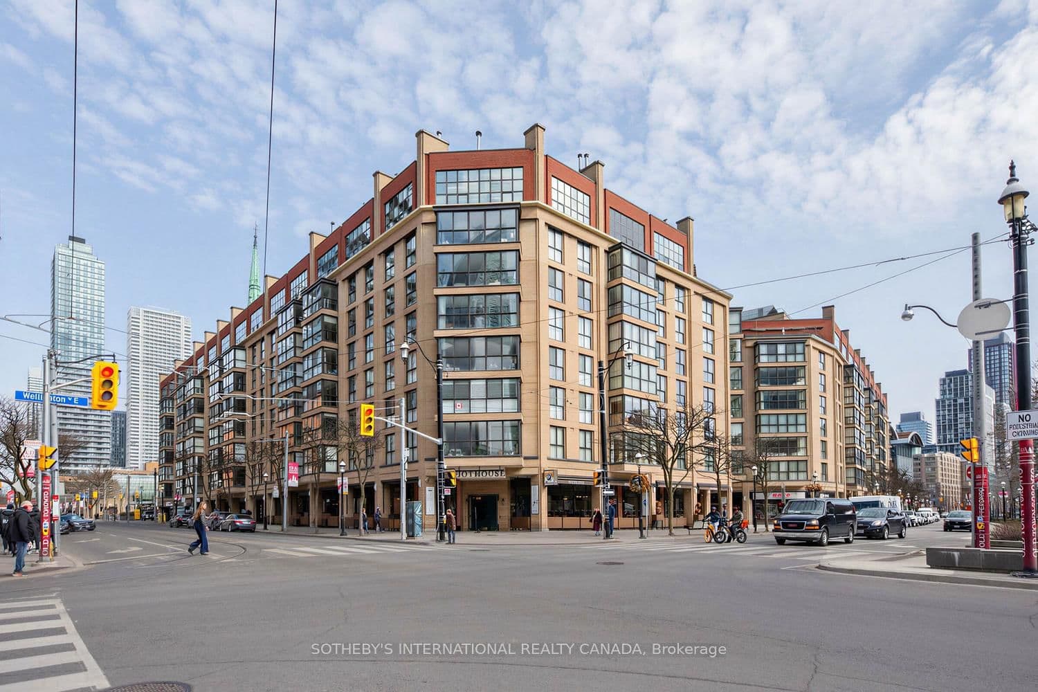 #202 - 35 Church Street