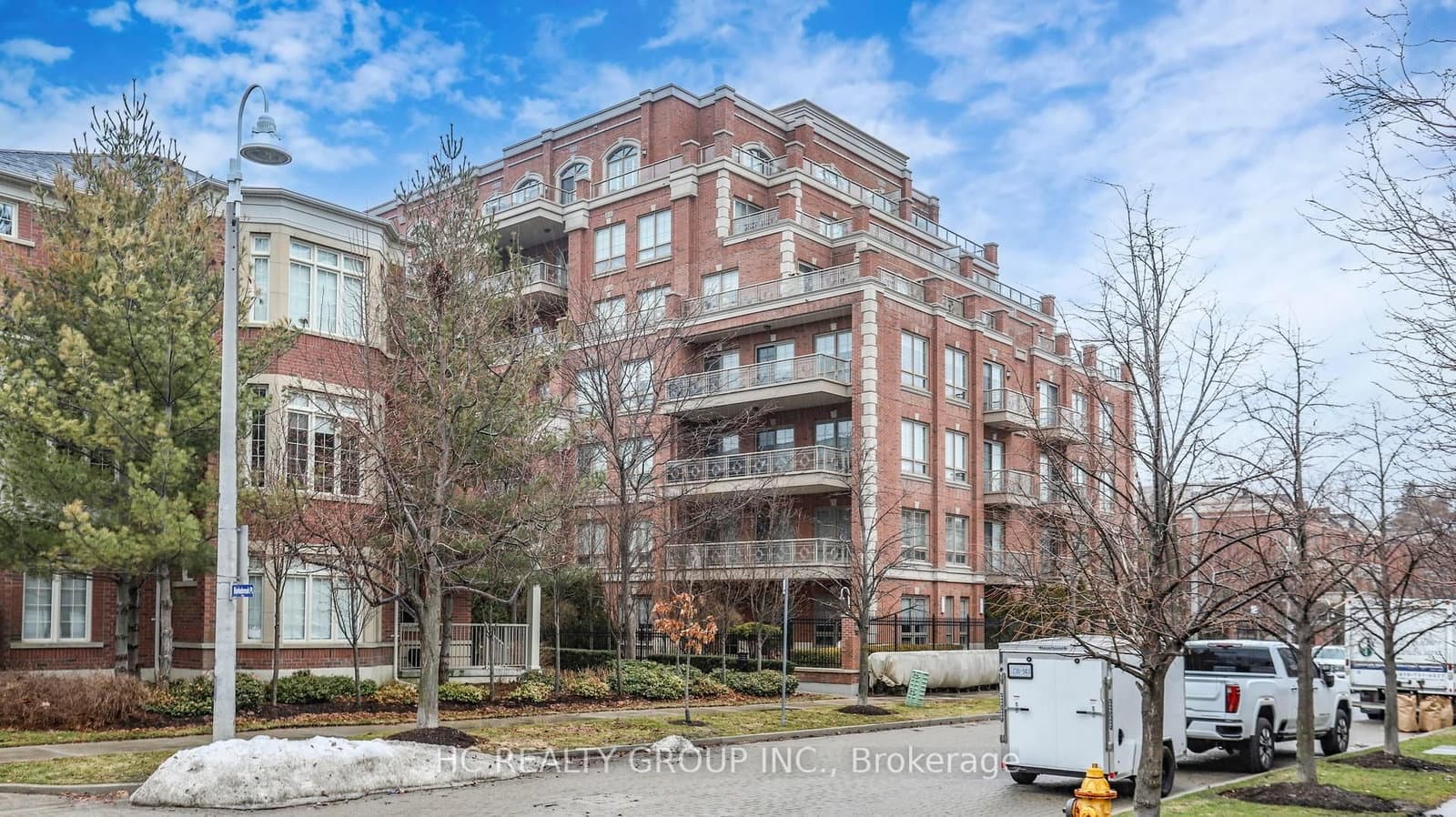 #322 - 20 Burkebrook Place