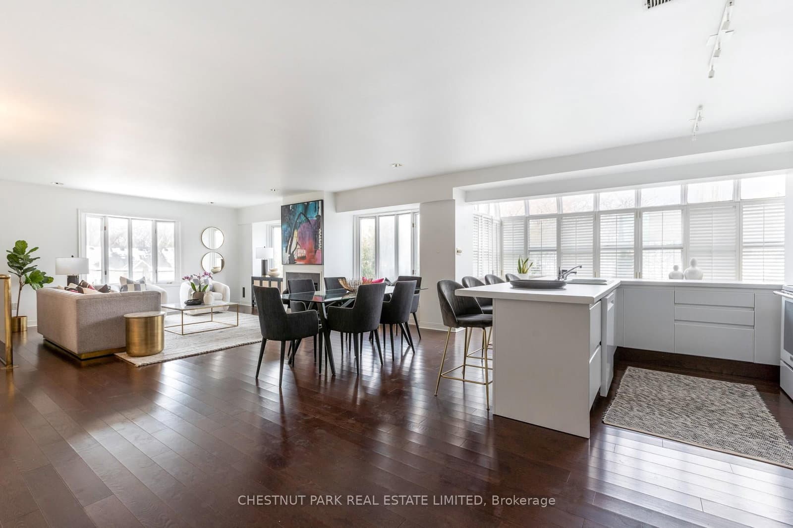 #PH3 - 8 Hawthorn Avenue