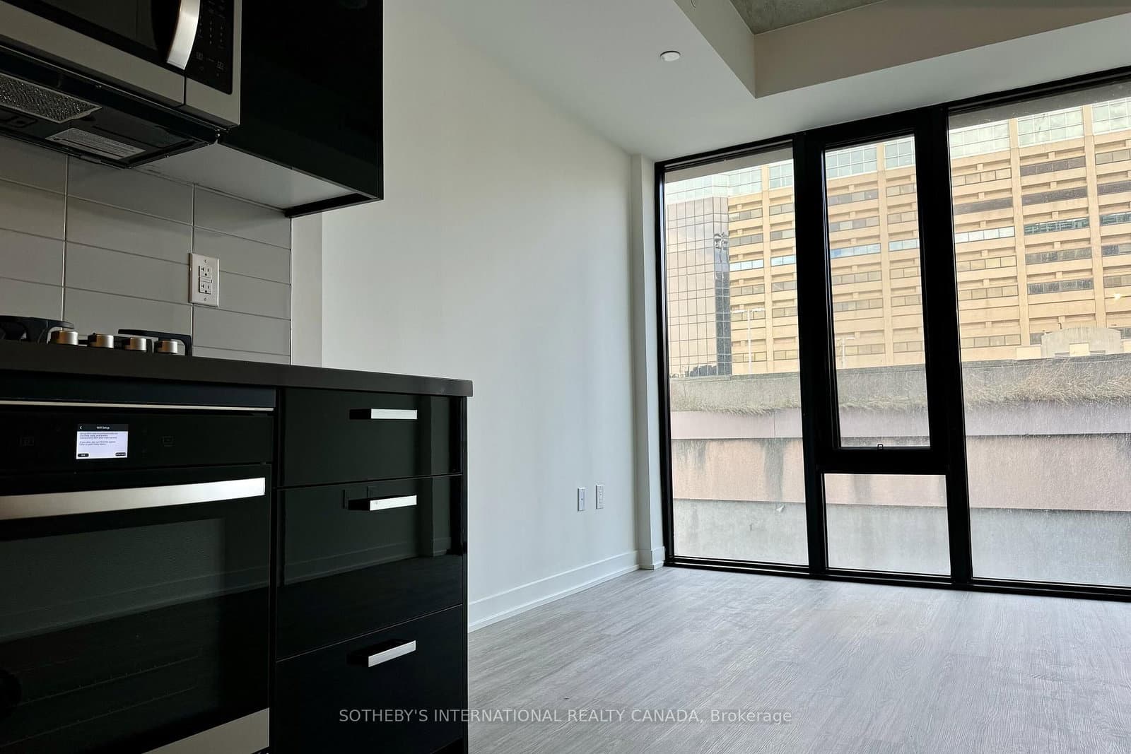 195 McCaul Street, Unit 507