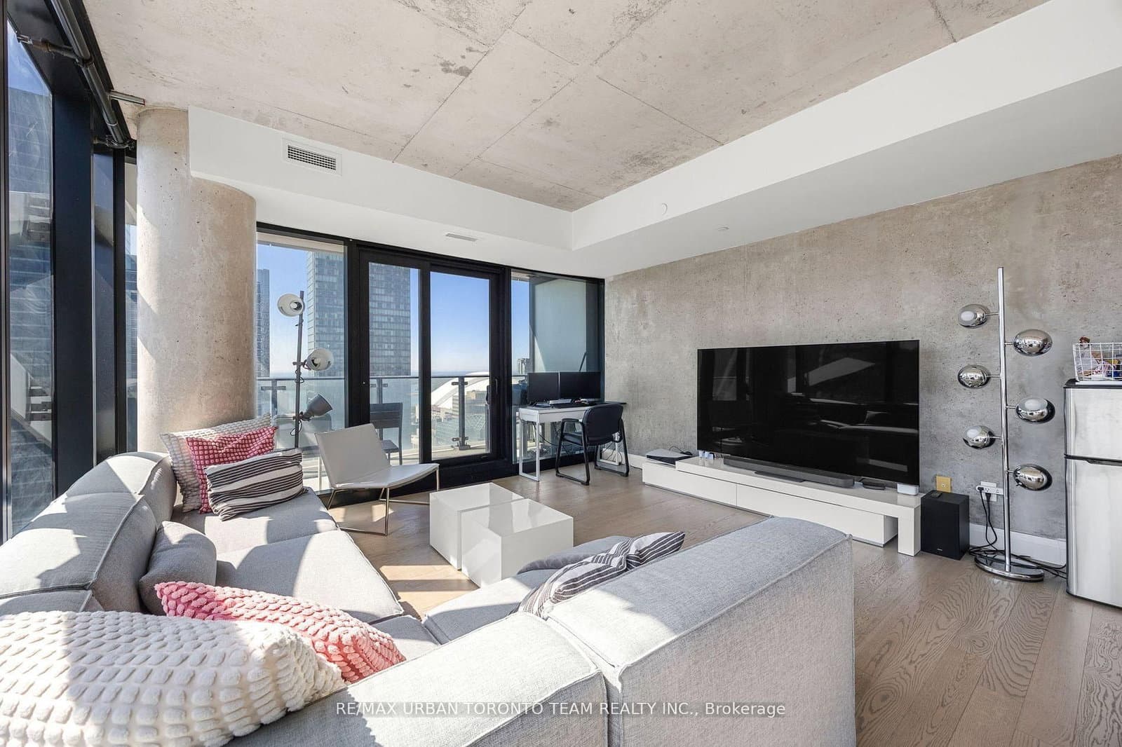 #2804 - 224 King Street W