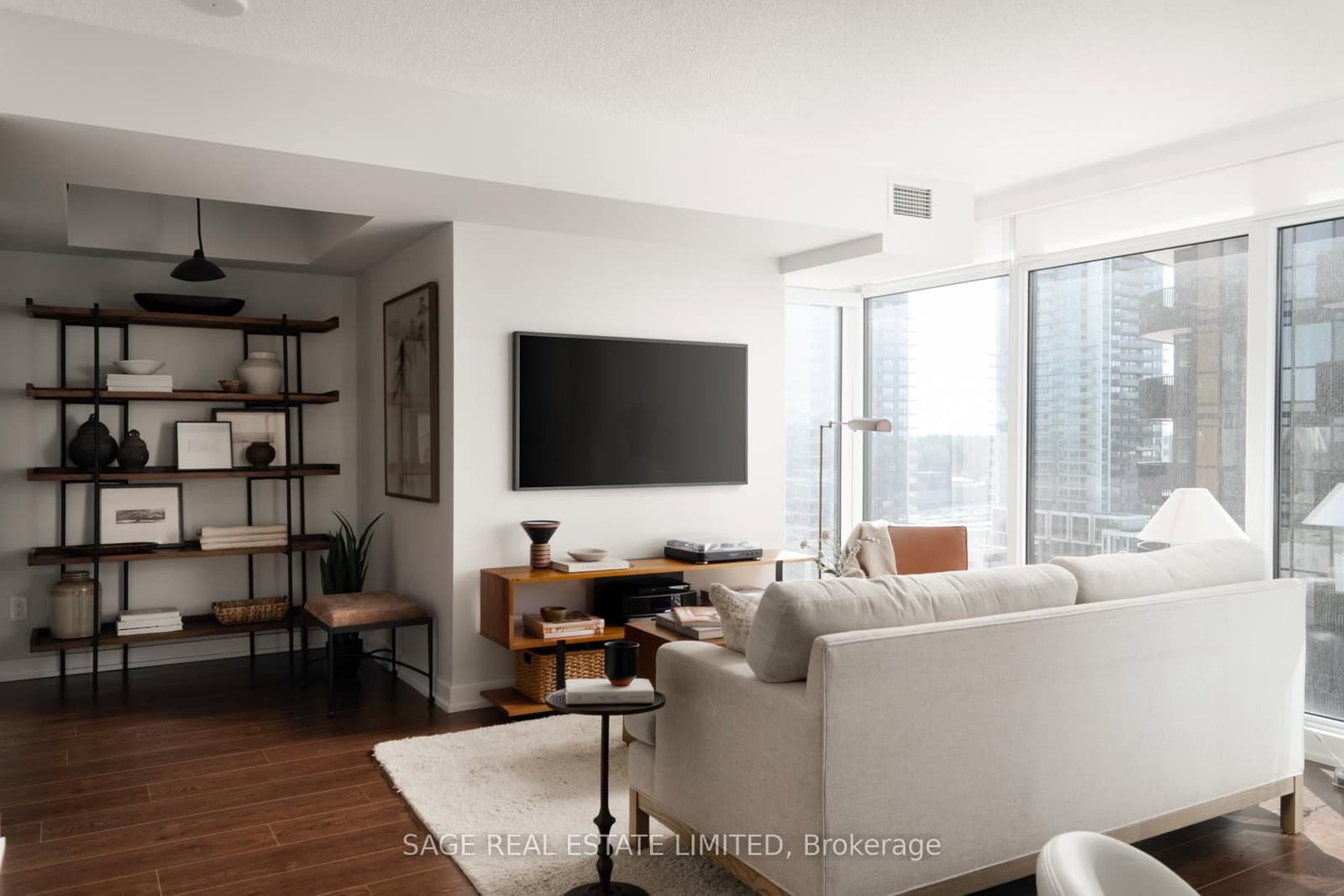 #1607 - 72 Esther Shiner Boulevard