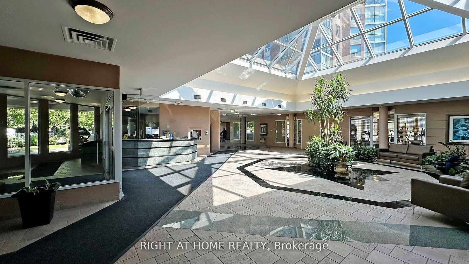 #1609 - 7 Concorde Place