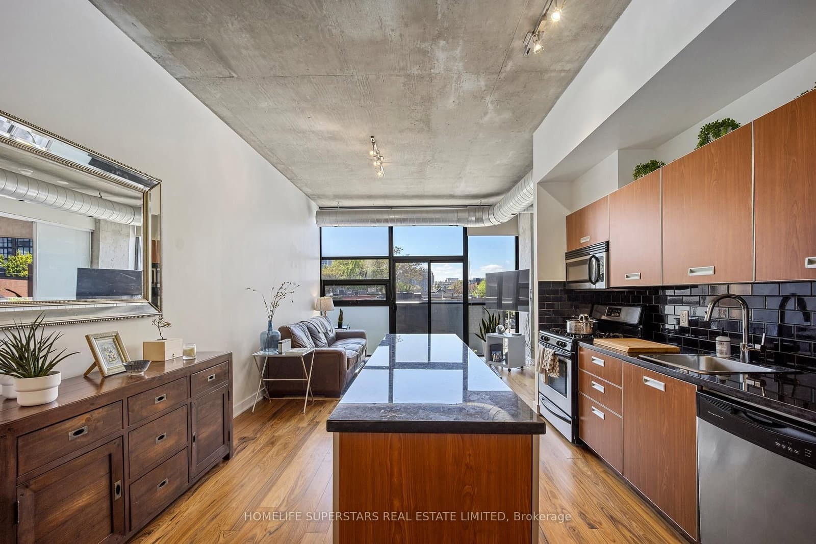 #303 - 60 Bathurst Street