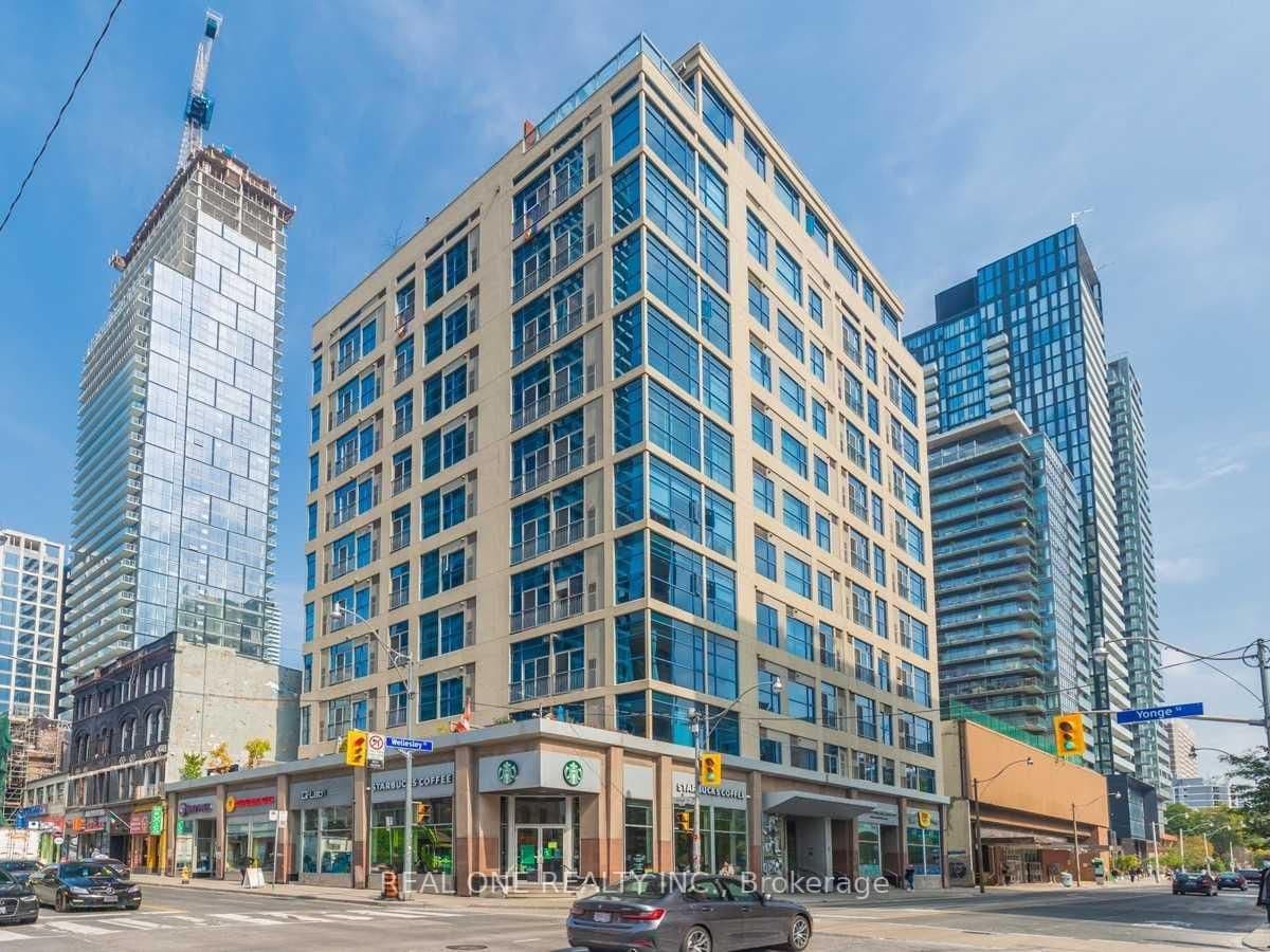 #1008 - 8 Wellesley Street E