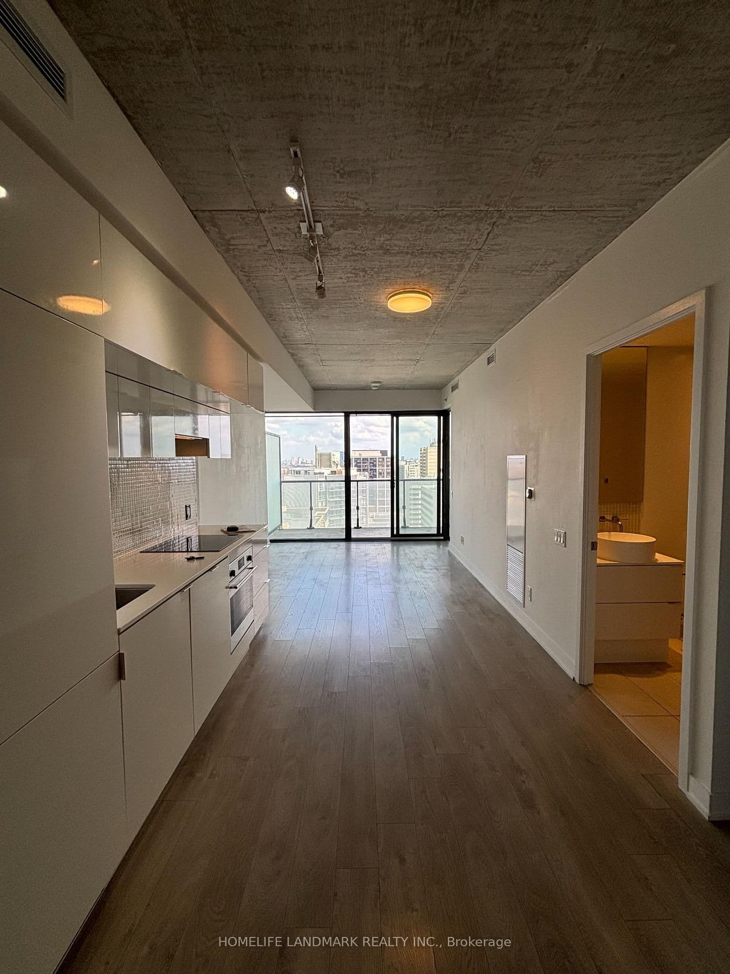 #1209 - 185 Roehampton Avenue