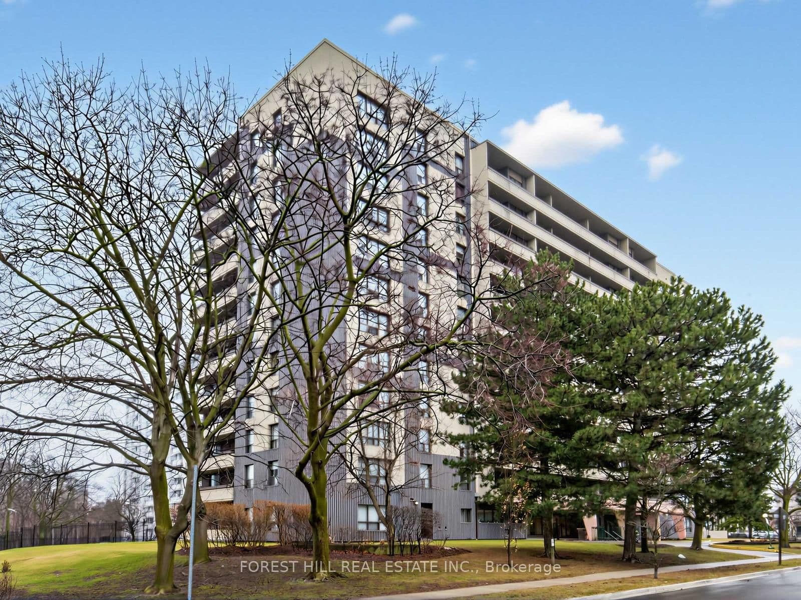 #905 - 100 Canyon Avenue