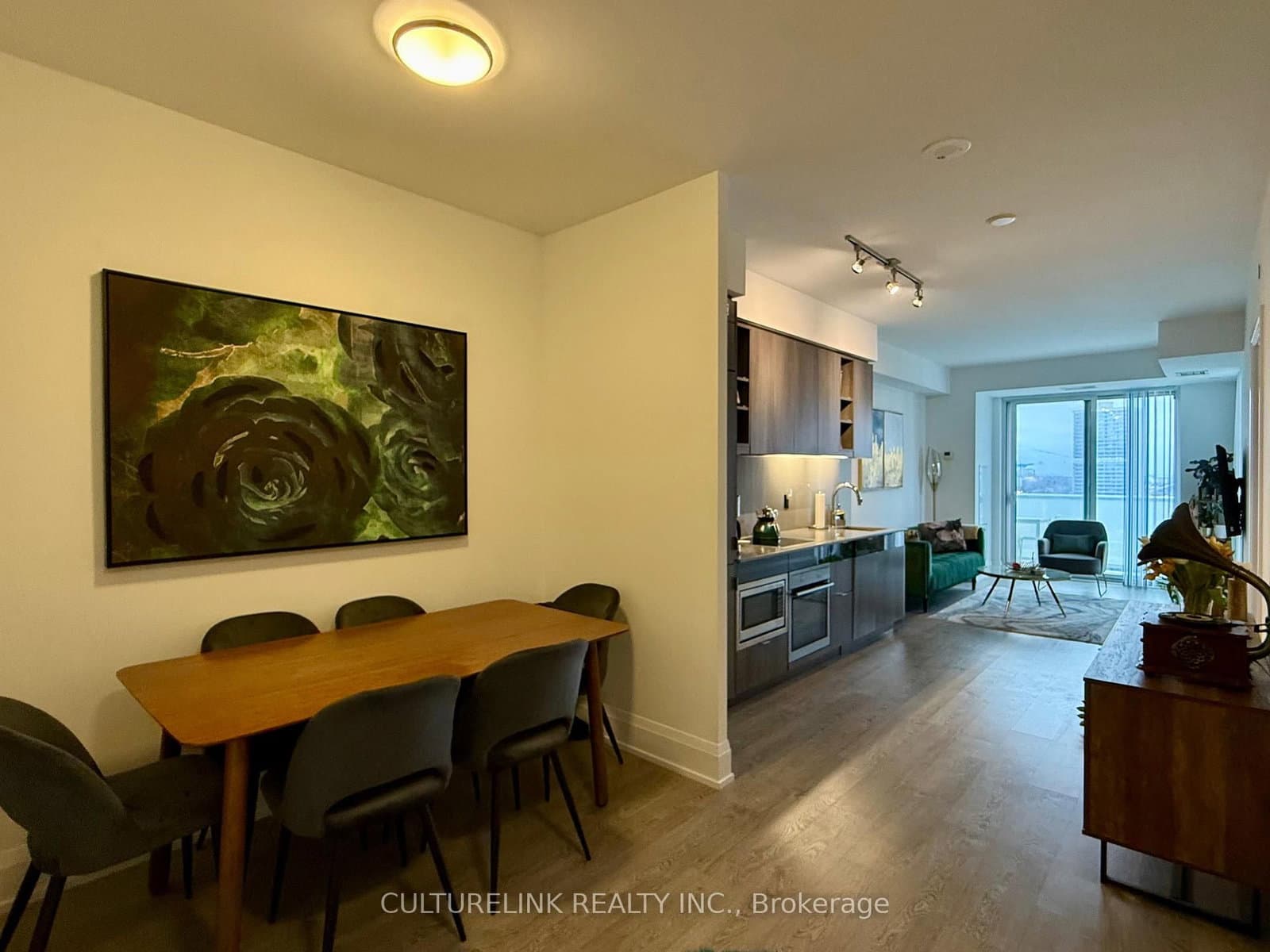 101 Erskine Avenue, Unit 1914