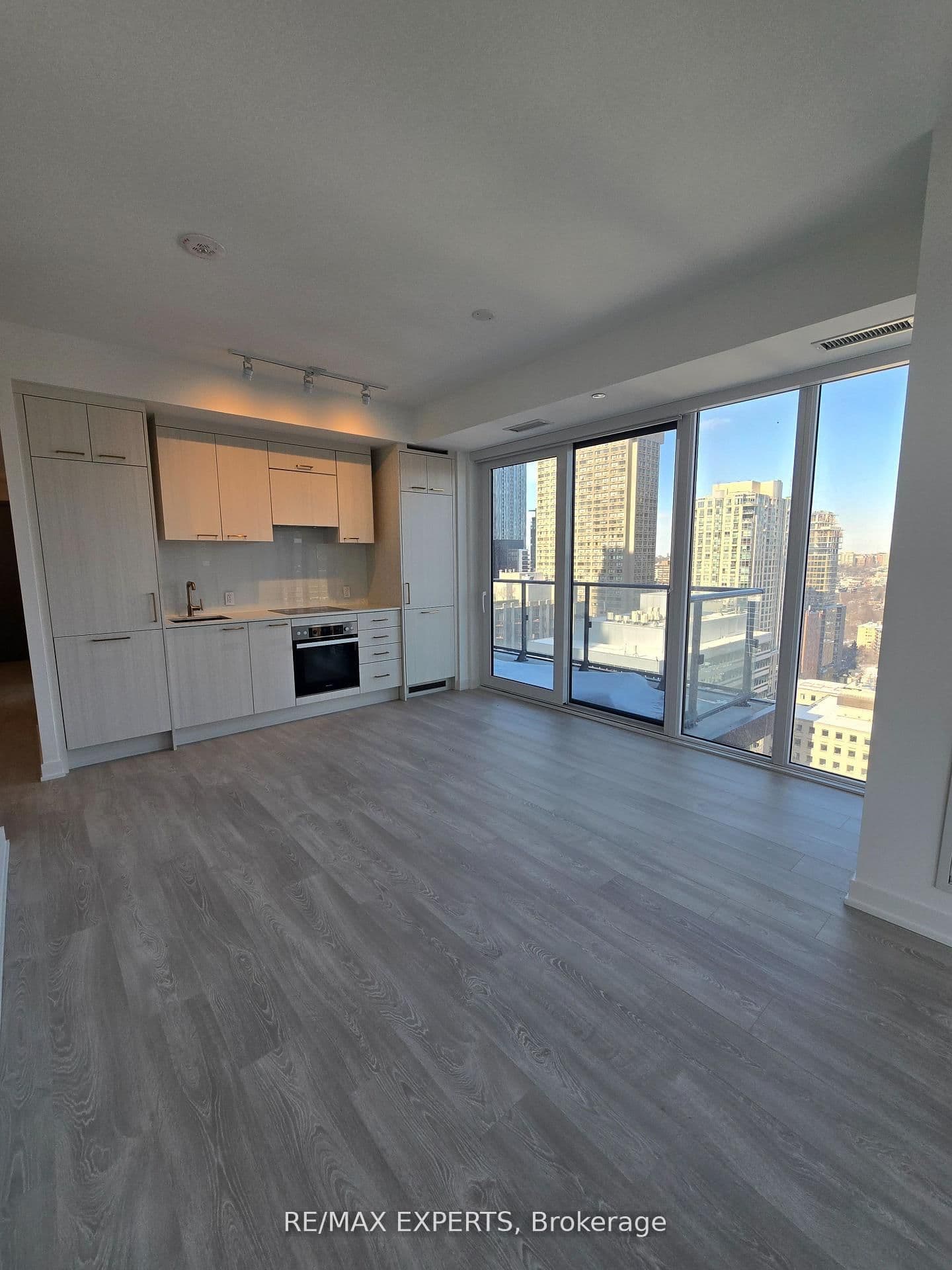 #2305 - 634 Church Street