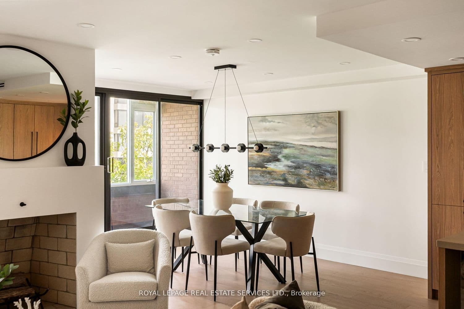 #402 - 349 St Clair Avenue W