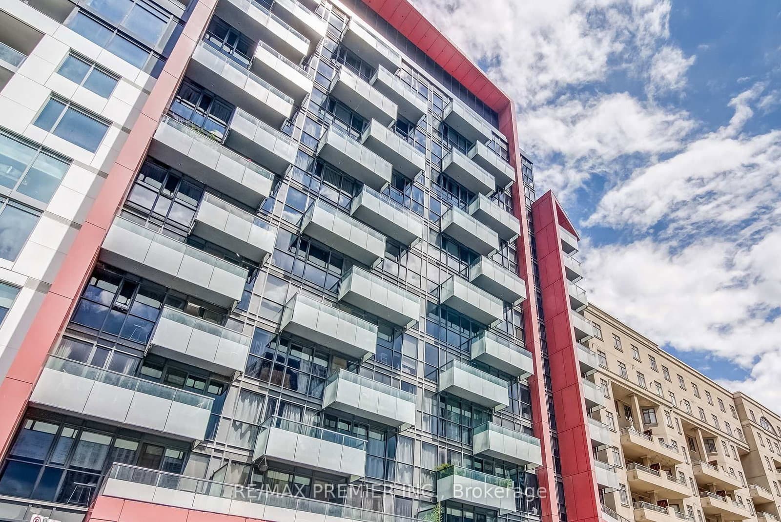 #414 - 560 Front Street W