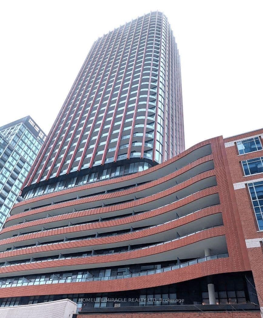 #917 - 180 Front Street E