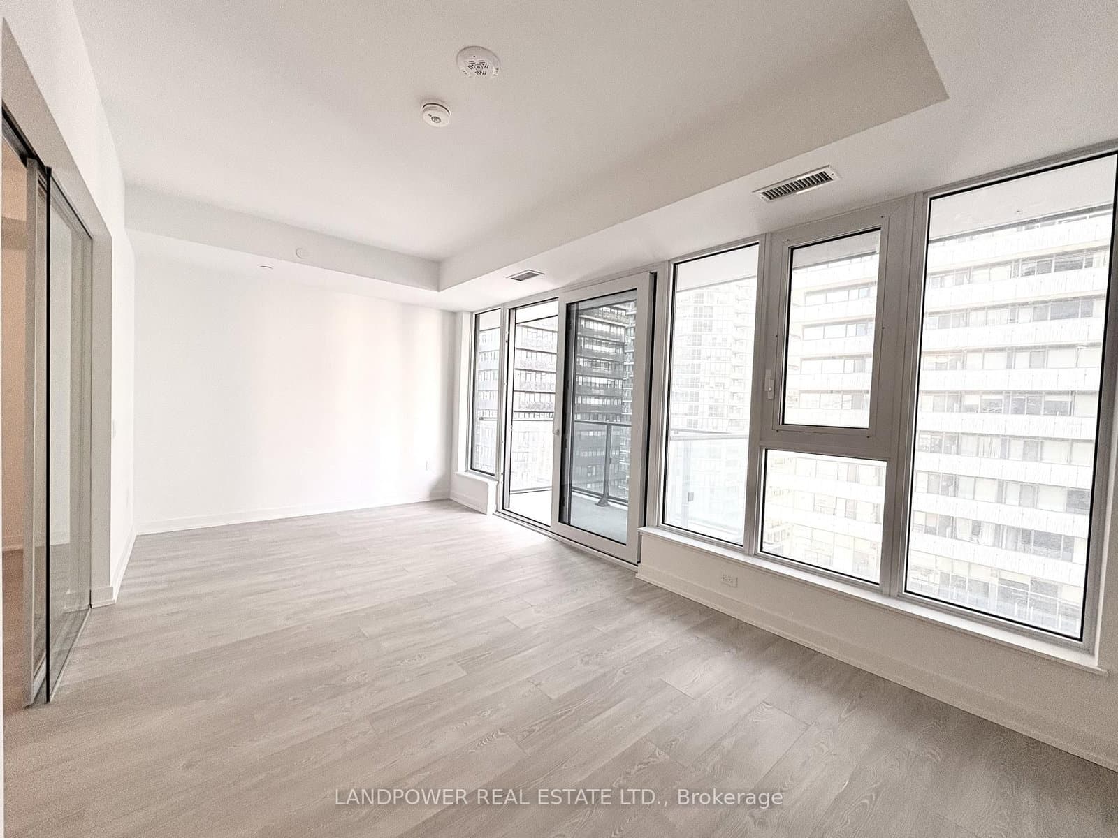 #1611 - 634 Church Street