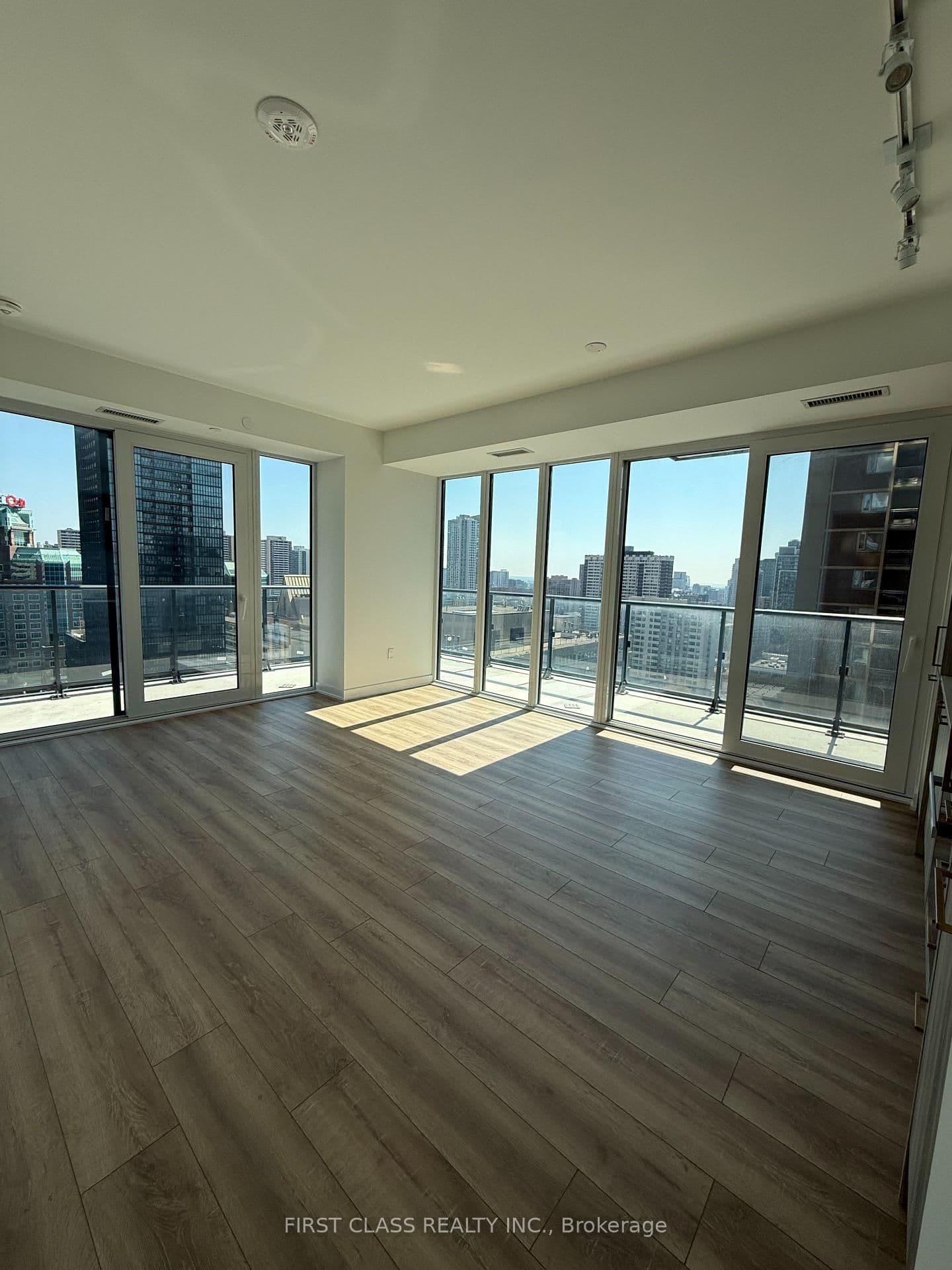 #1709 - 634 Church Street