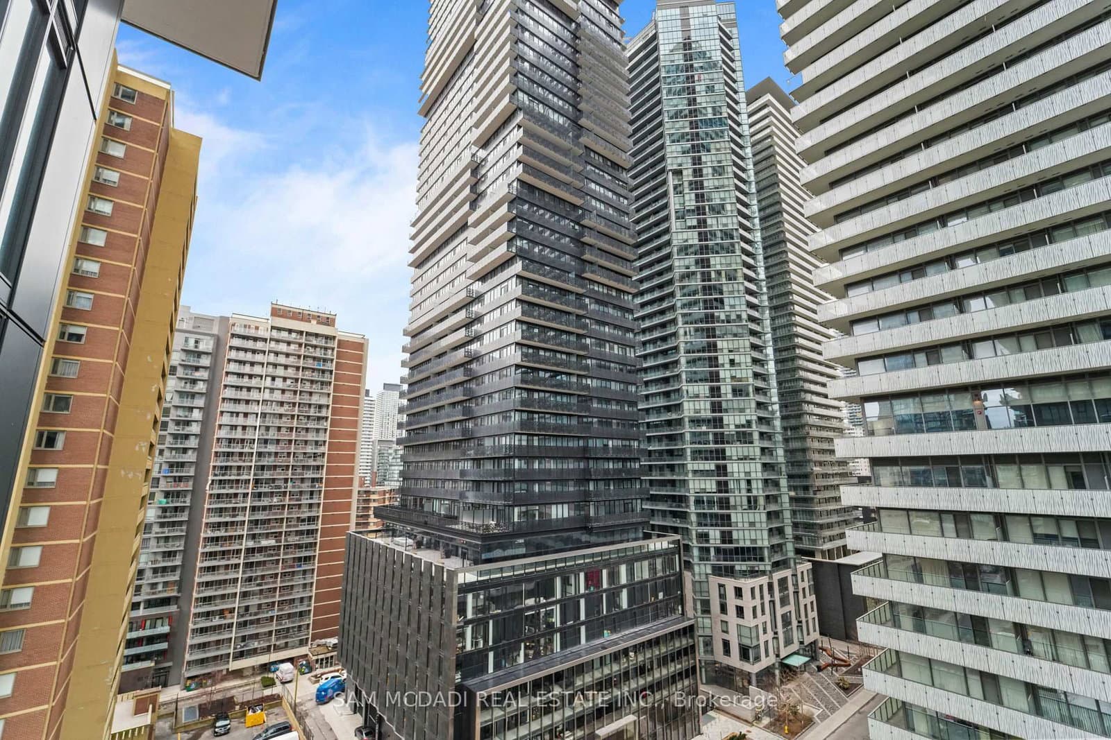 #1011 - 634 Church Street