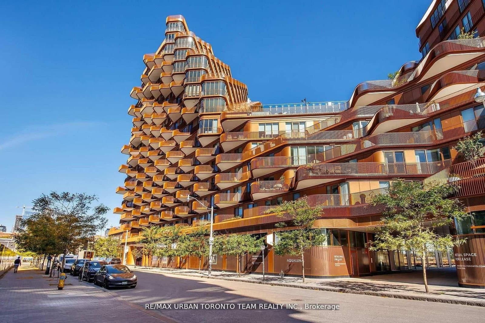 #415 - 155 Merchants' Wharf