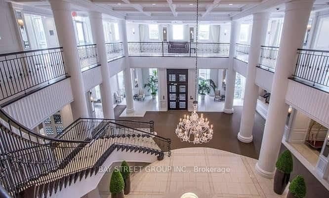 25 Greenview Avenue, Unit 818