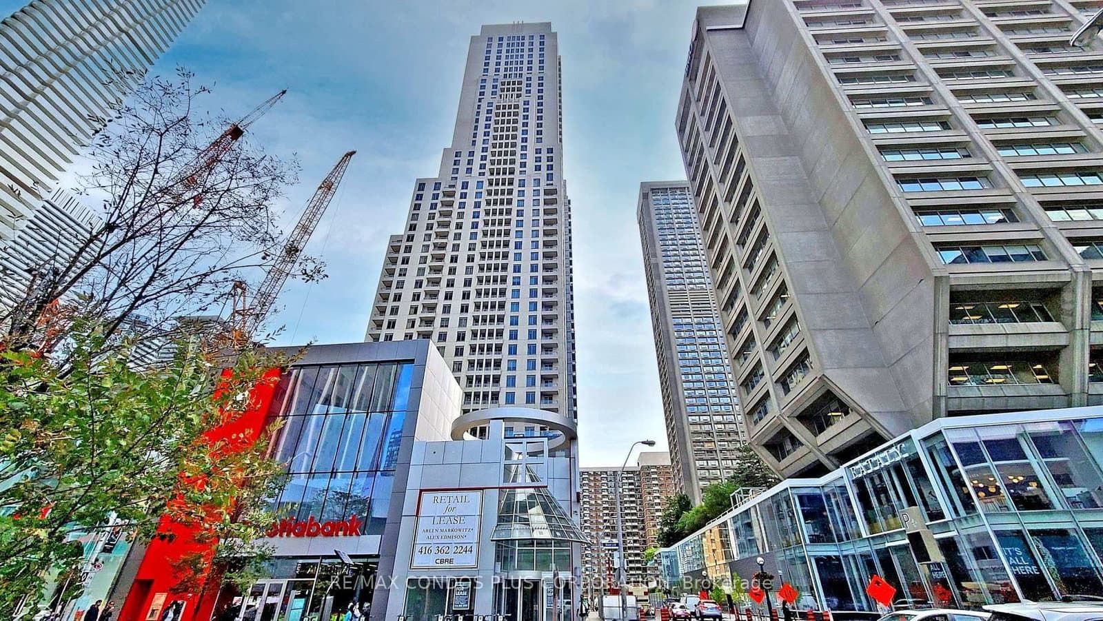 #3302 - 35 Balmuto Street