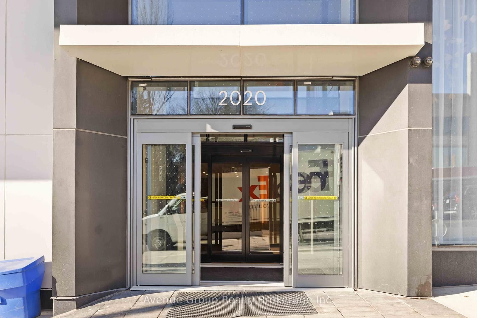 #827 - 2020 Bathurst Street