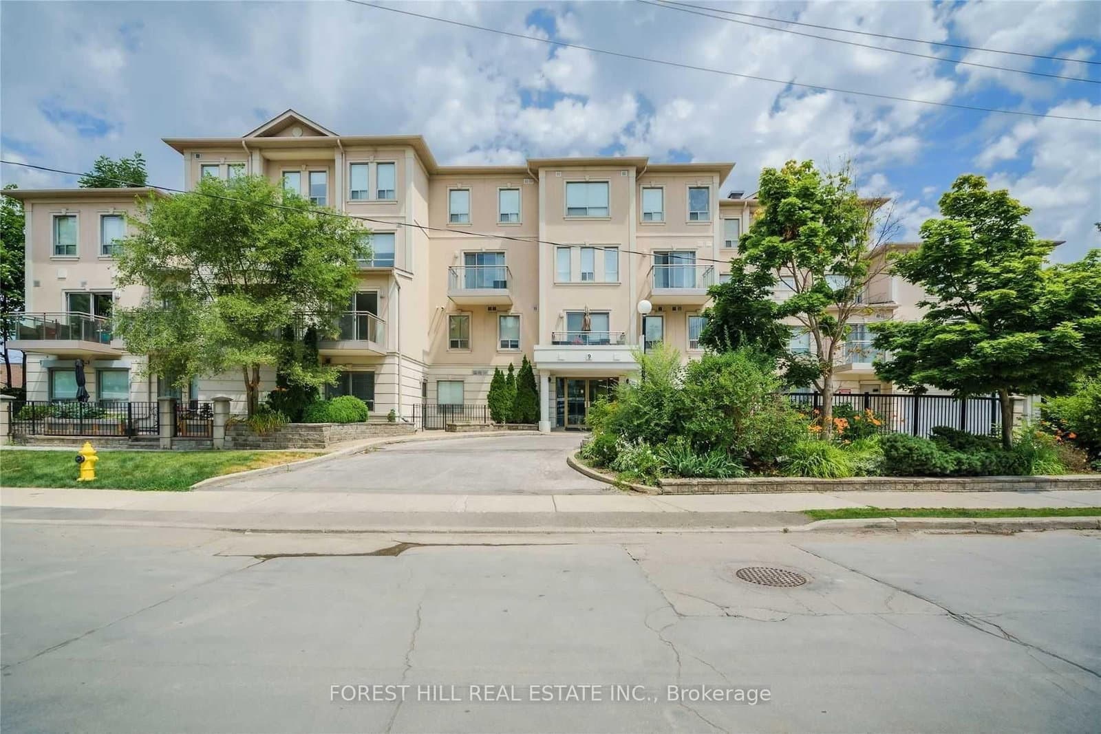 #103 - 9 Greenbriar Road