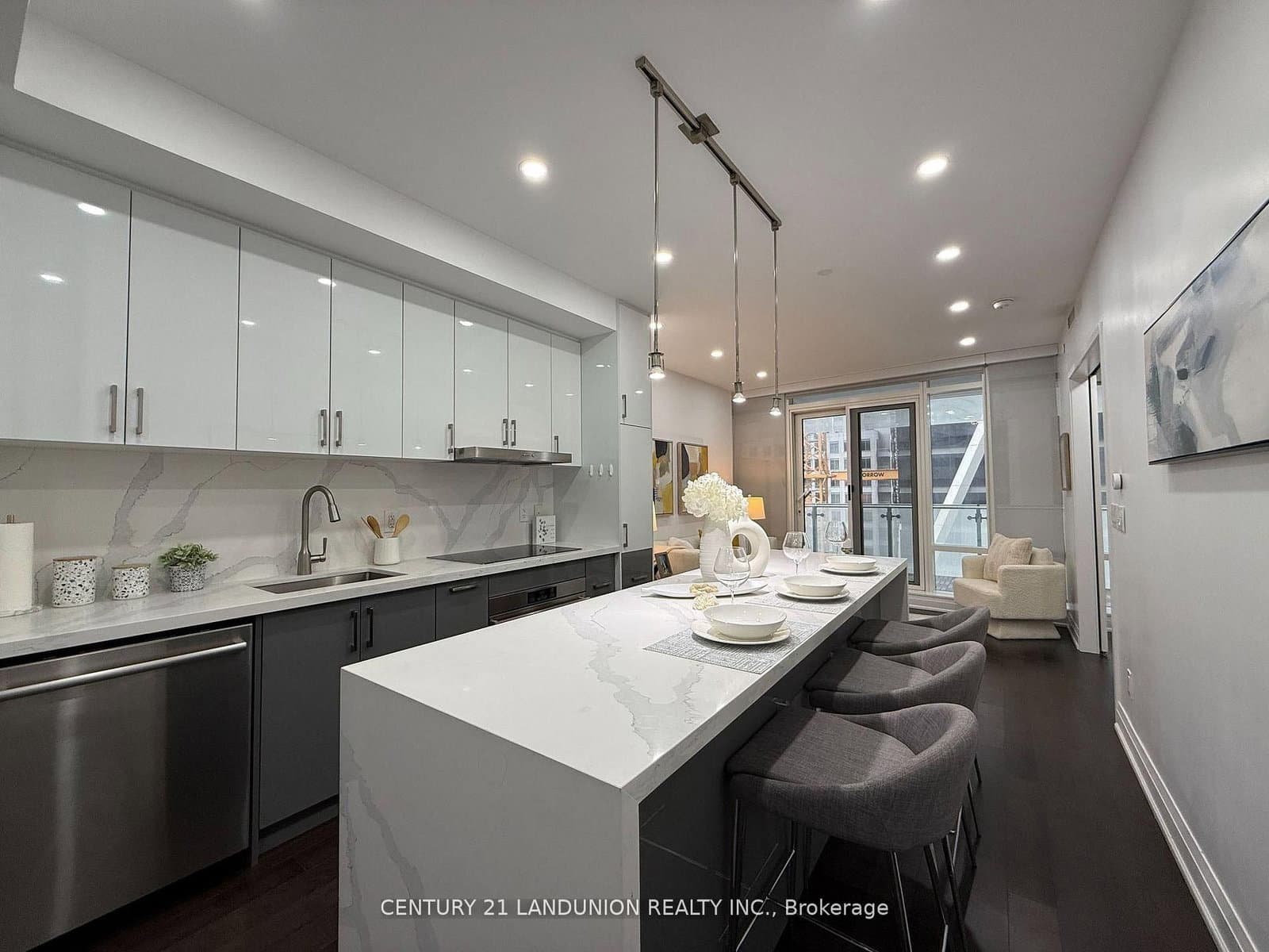 1 Bloor Street E, Unit 1508