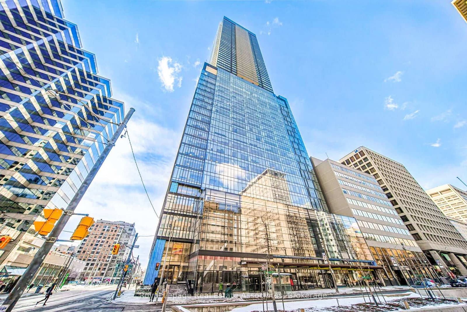 488 University Avenue, Unit 2302