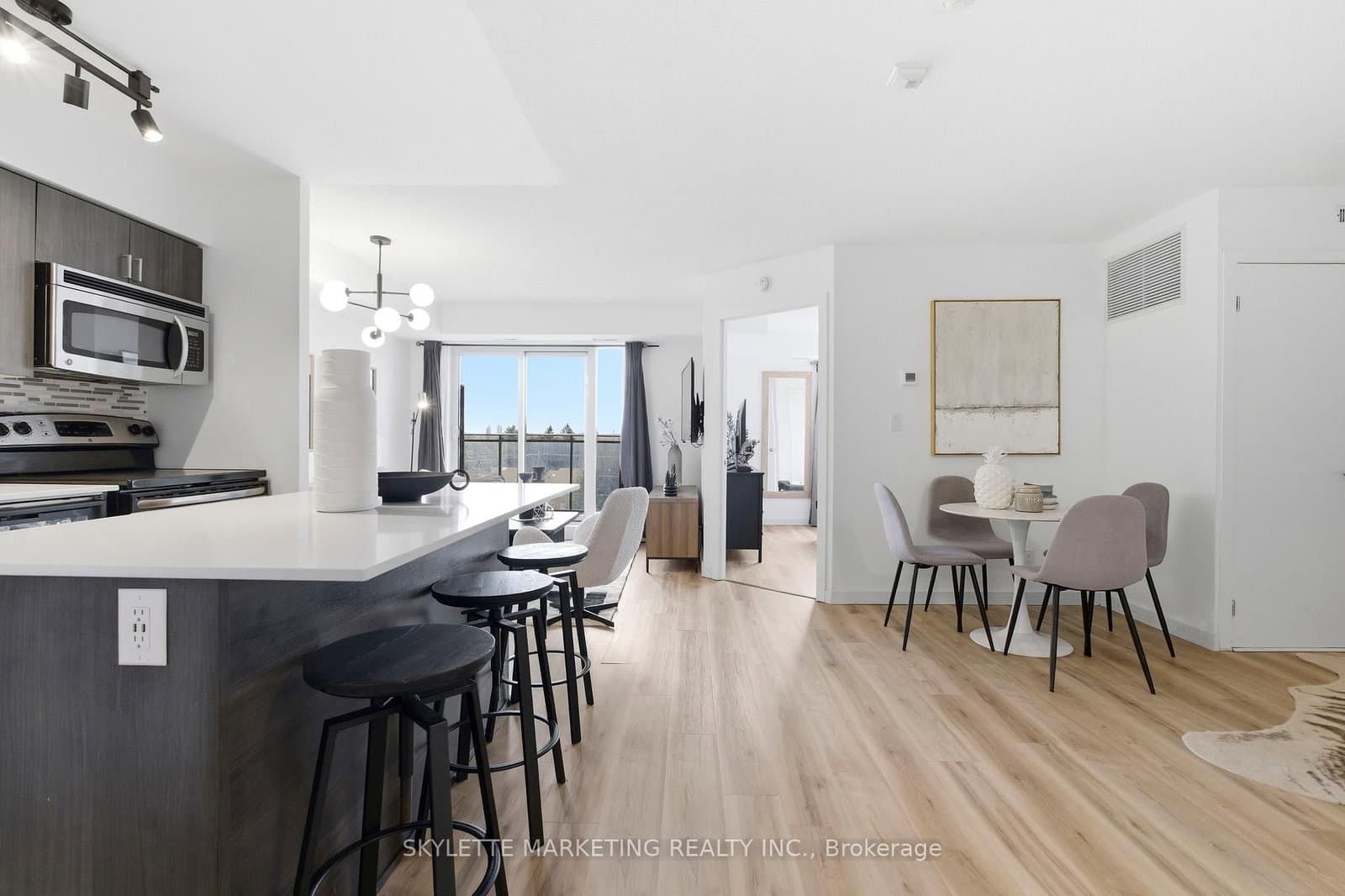 #701 - 801 Sheppard Avenue W
