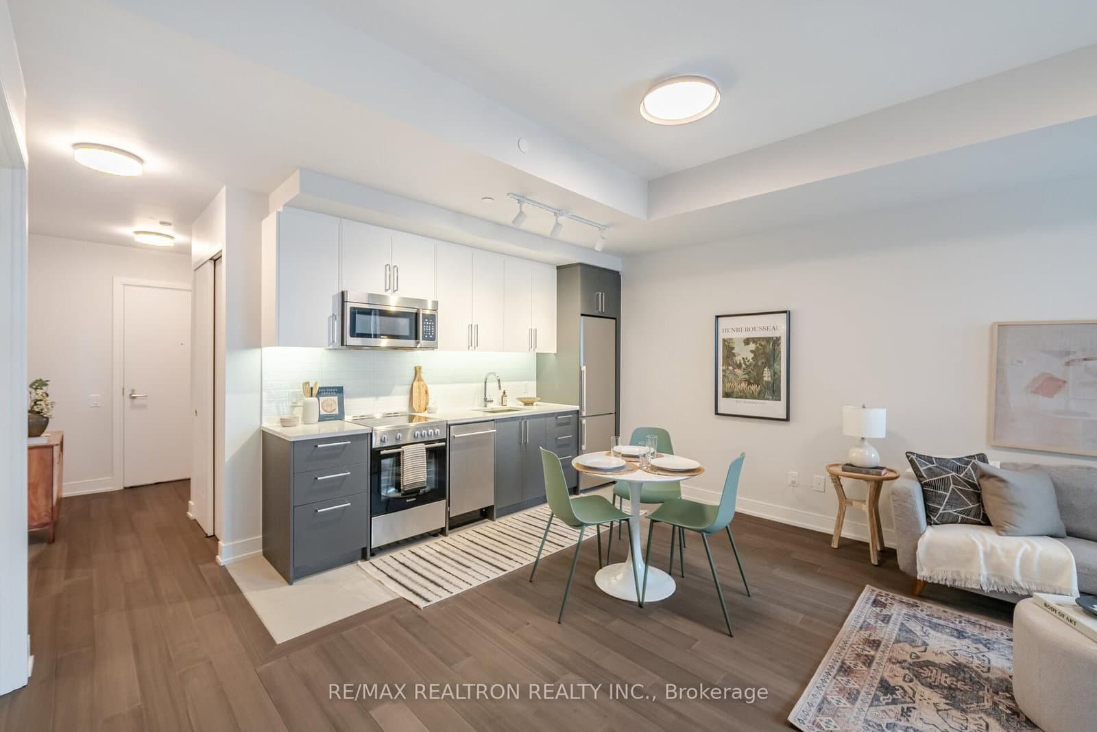 664 Spadina Avenue, Unit 711