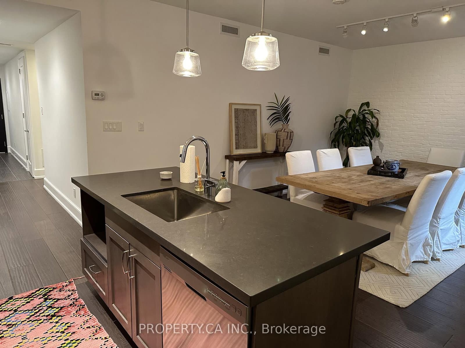 #02 - 28 Madison Avenue